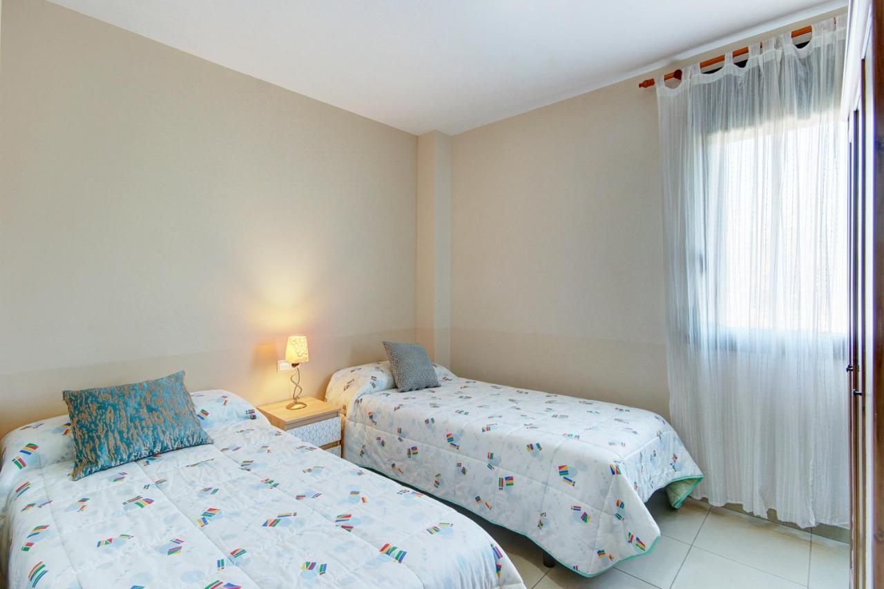 Mileni 2 2 1 1 - Barneda Premium Apartment Roses